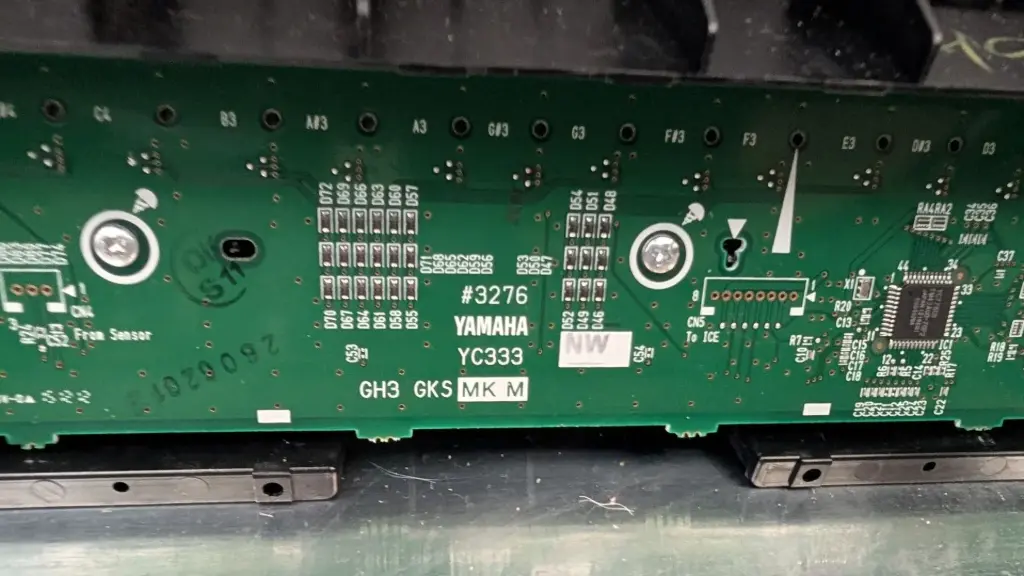 Carte contact clavier Yamaha type GH3 NW 88 touches MILIEU