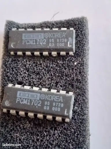 [IC-PCM1702] Convertisseur D/A PCM1702 Traversant (NOS)